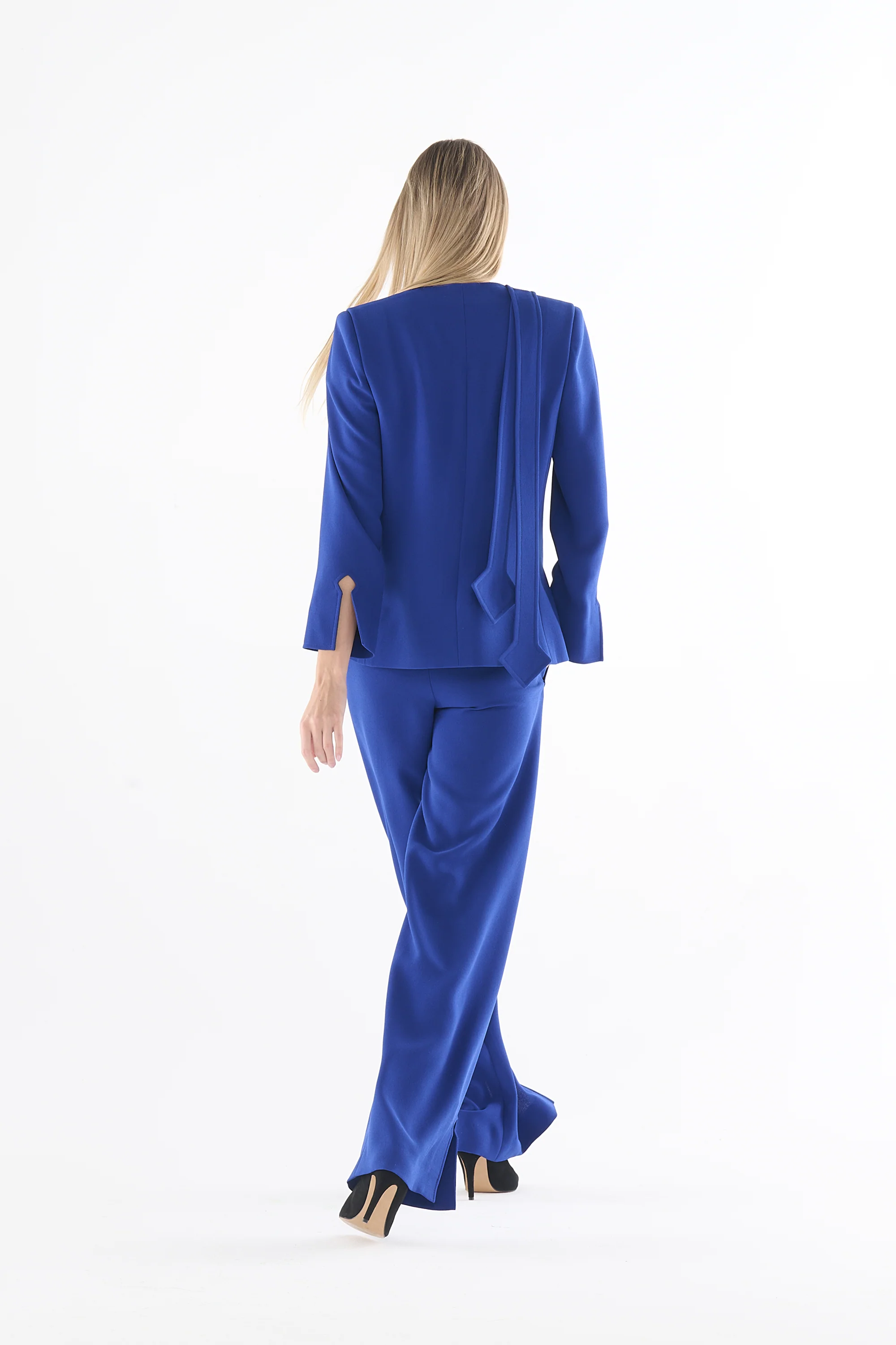 Alhena Suit - Image 3