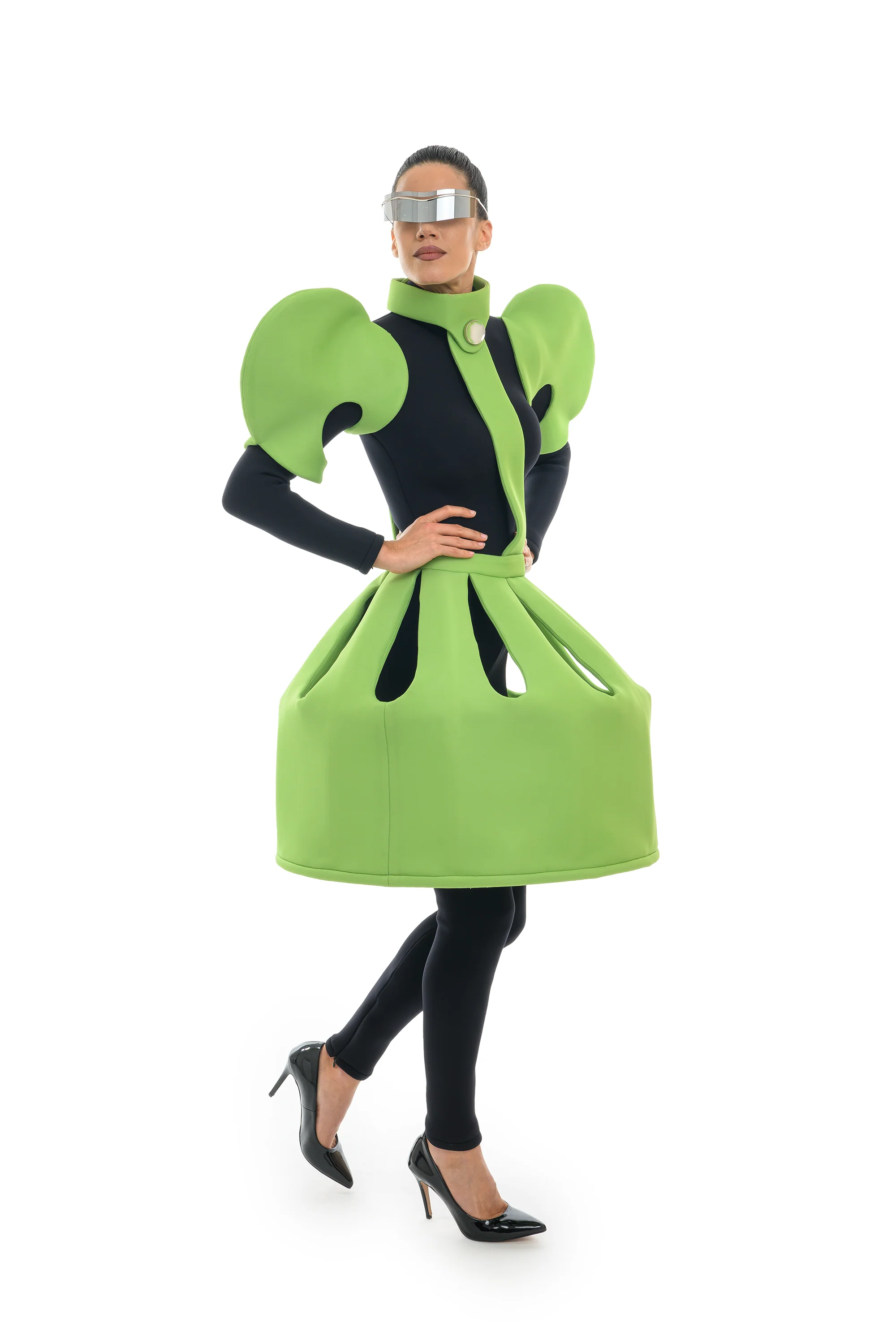 Look 33 - Image 3